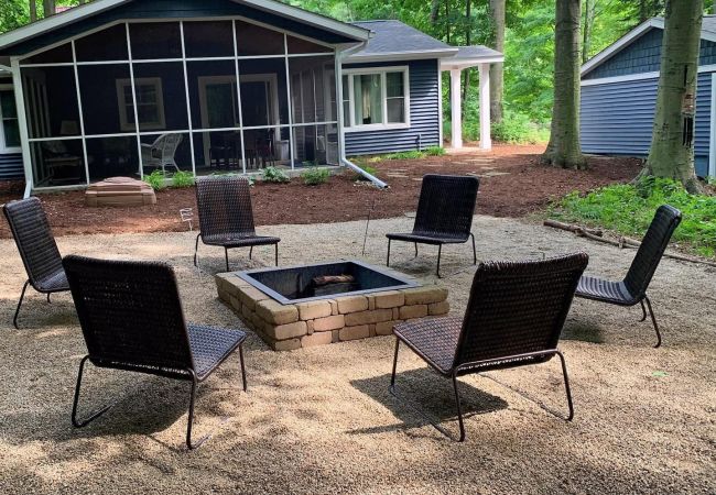 House in South Haven - Welcome to Camp Lilly House in South Haven - Welcome to Camp Lilly