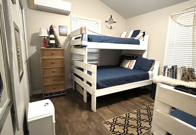 House in South Haven - Welcome to Camp Lilly House in South Haven - Welcome to Camp Lilly