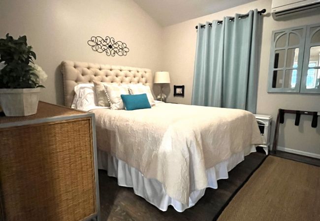 House in South Haven - Welcome to Camp Lilly House in South Haven - Welcome to Camp Lilly