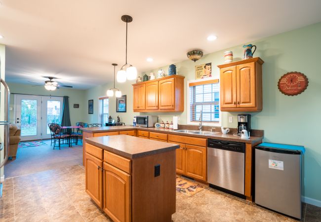 House in South Haven - Welcome to Captain's Choice