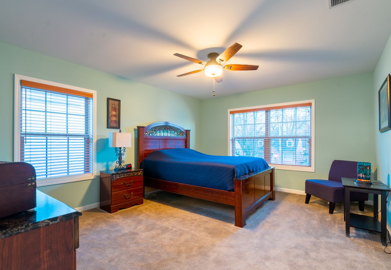House in South Haven - Welcome to Captain's Choice