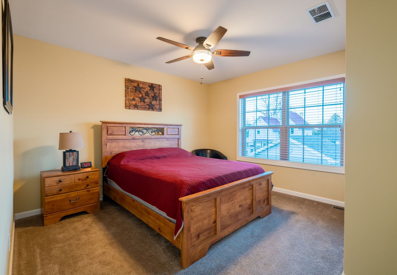 House in South Haven - Welcome to Captain's Choice