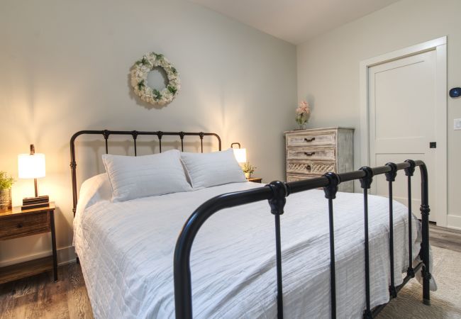 House in South Haven - Welcome to Simpli Soha House in South Haven - Welcome to Simpli Soha