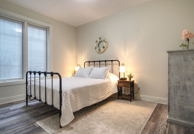 House in South Haven - Welcome to Simpli Soha House in South Haven - Welcome to Simpli Soha