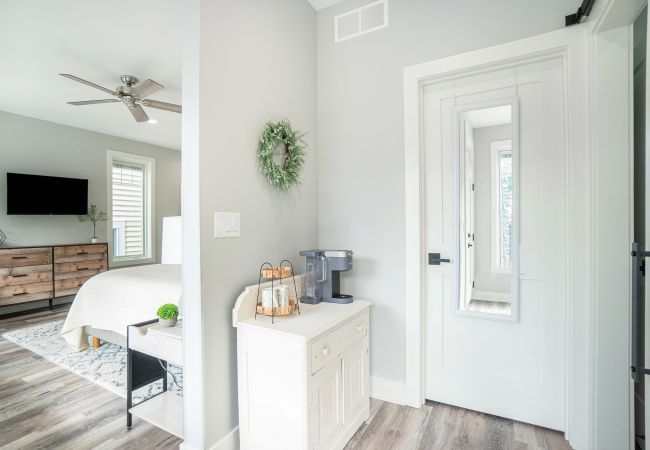 House in South Haven - Welcome to Simpli Soha House in South Haven - Welcome to Simpli Soha