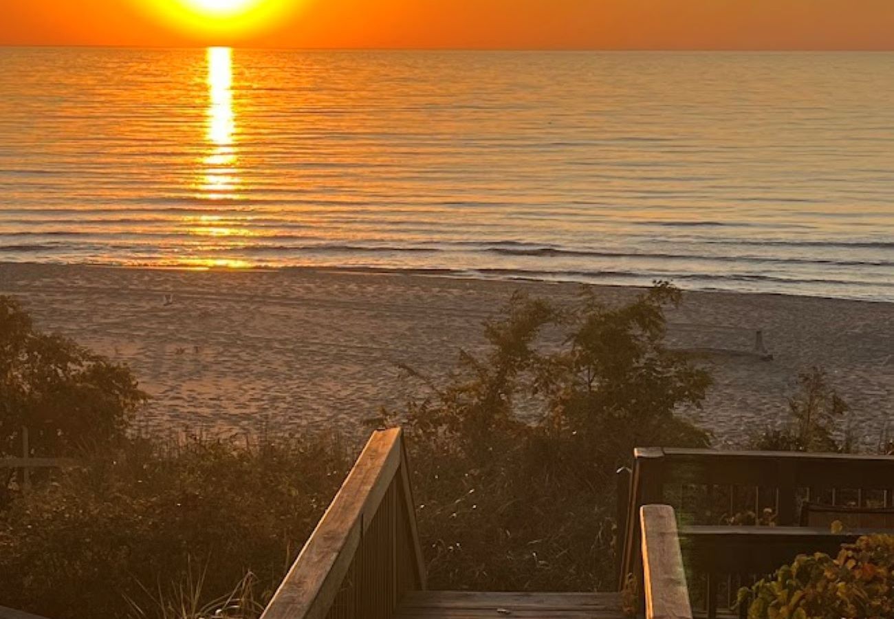 Cabin in South Haven - Endless Sunsets Cabin 2 