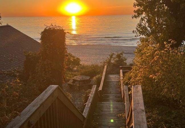 Cabin in South Haven - Endless Sunsets Cabin 1 Cabin in South Haven - Endless Sunsets Cabin 1