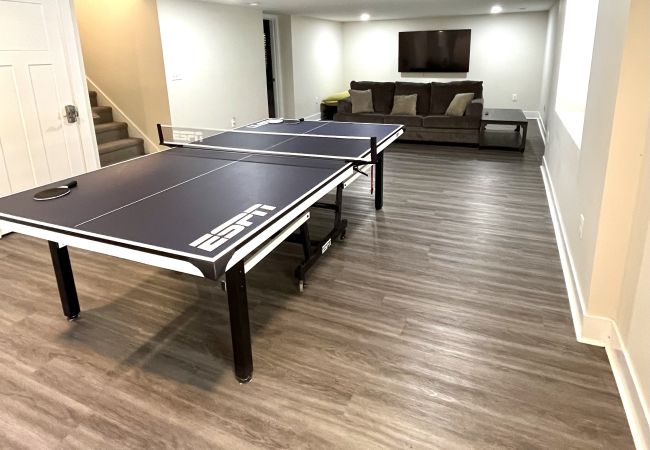 House in South Haven - Welcome to Monroe Manor  House in South Haven - Welcome to Monroe Manor