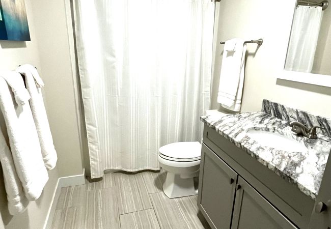 House in South Haven - Welcome to Monroe Manor  House in South Haven - Welcome to Monroe Manor