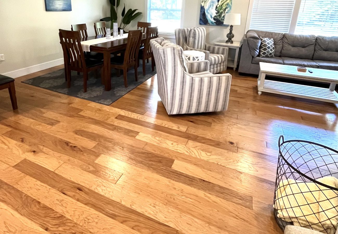 House in South Haven - Welcome to Monroe Manor 