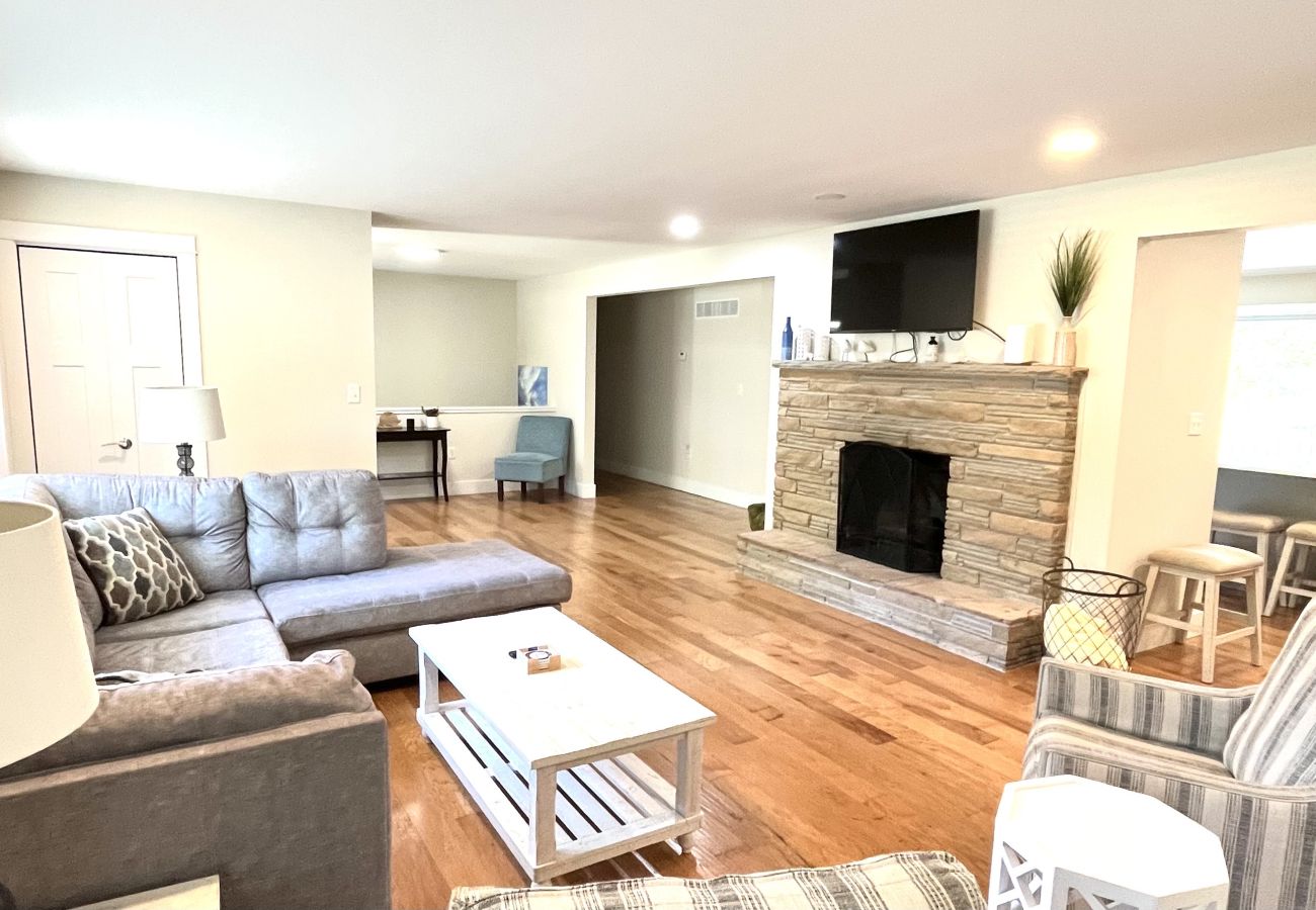 House in South Haven - Welcome to Monroe Manor 