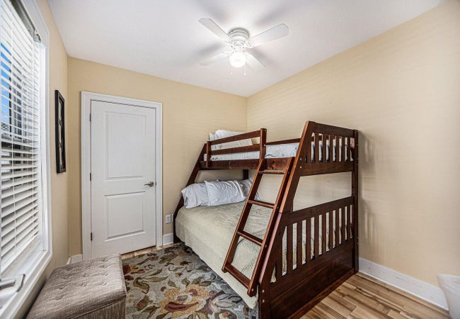 Cabin in South Haven - The Red Haven on North Beach Cabin in South Haven - The Red Haven on North Beach