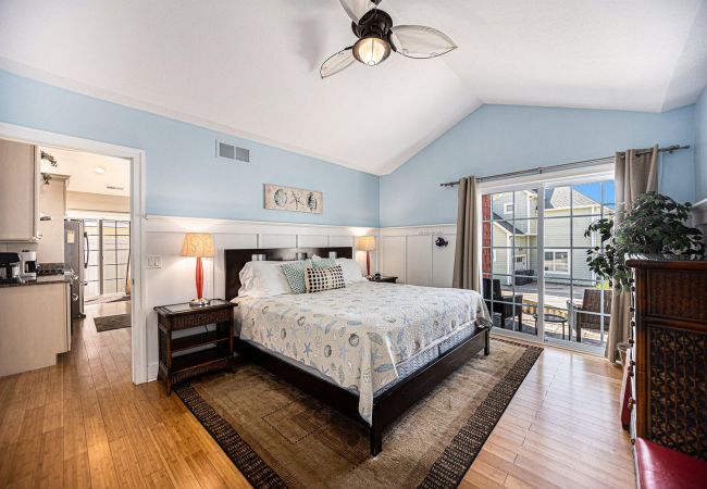 Cabin in South Haven - The Red Haven on North Beach Cabin in South Haven - The Red Haven on North Beach