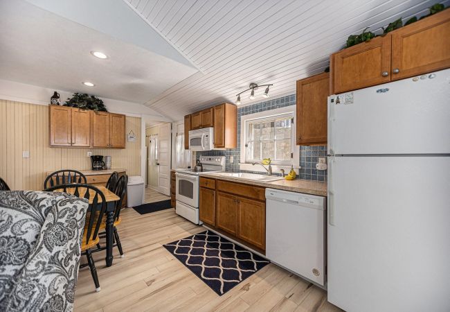 Cabin in South Haven - The Lemon Slice on North Beach Cabin in South Haven - The Lemon Slice on North Beach
