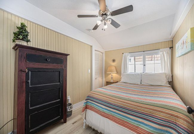 Cabin in South Haven - The Lemon Slice on North Beach Cabin in South Haven - The Lemon Slice on North Beach